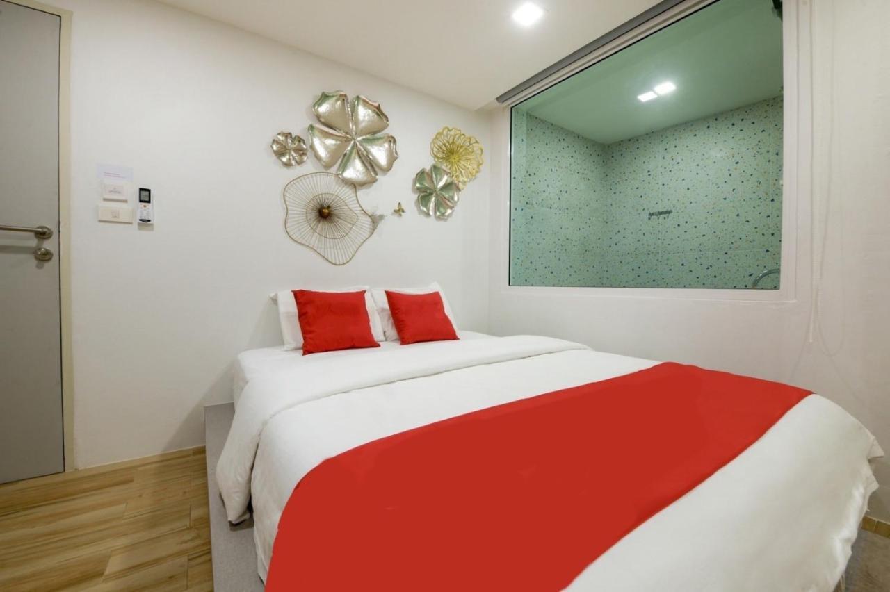 The Pattaya Story Poshtel Hotel Exterior photo